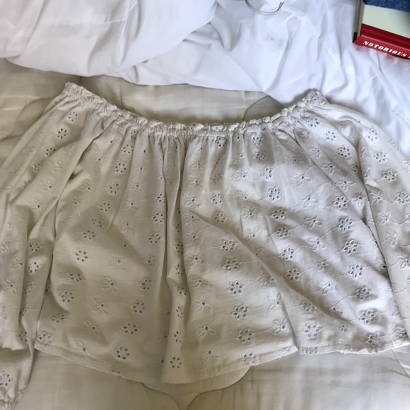 White Brandy Floral Off the shoulder - Picture 1 of 2